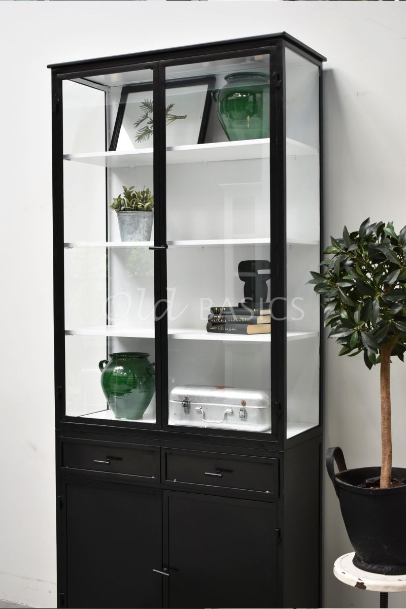 Detail van Apothekerskast Ivar Ladre NB, zwart, materiaal staal